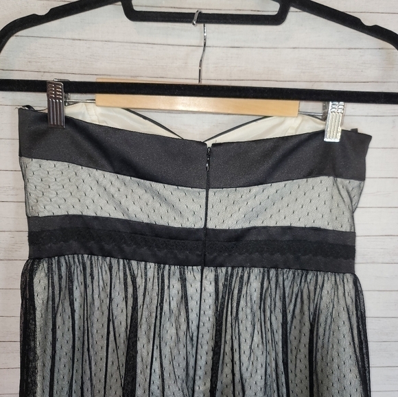 WHITE HOUSE BLACK MARKET STRAPLESS BLACK LACE OVERLAY MINI DRESS, SZ 6 - Picture 9 of 14